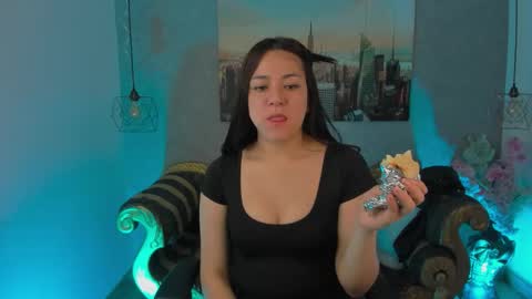 Snapshot of dali_collin chatting on February 20, 2:28 pm dali_collin online show from February 20, 2:28 pm