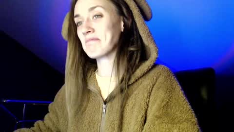 Dalia  online show from December 3, 3:11 pm