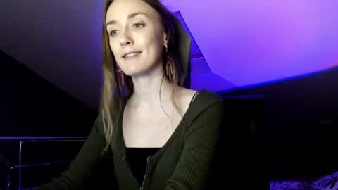 Dalia  online show from December 12, 2:00 pm