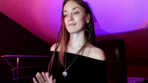 Dalia  online show from December 15, 1:22 pm