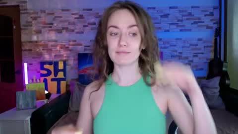 Snapshot of dalia_peach chatting on June 23, 11:19 am Dalia online show from June 23, 11:19 am