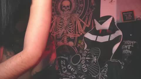 dalia_vorhees online show from December 19, 1:34 am