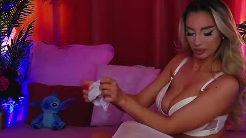 DalidaSelena online show from April 16, 7:42 am