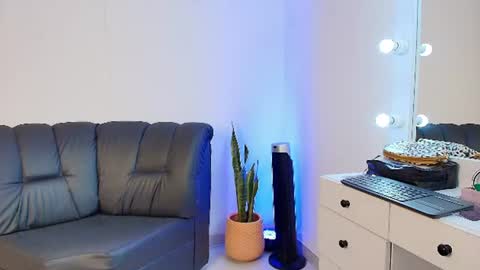Snapshot of dalila__lu chatting on July 29, 4:38 pm Dalila Lu online show from July 29, 4:38 pm
