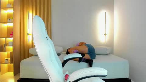 Snapshot of dalila_sette chatting on May 28, 12:57 pm dalila sette online show from May 28, 12:57 pm