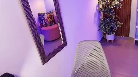 Dalila  online show from October 16, 6:09 pm