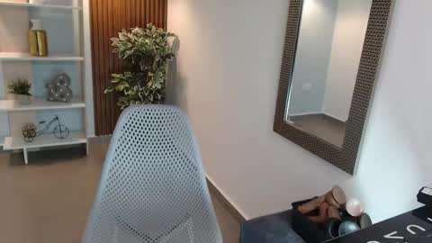 Snapshot of dalila_sky chatting on February 11, 6:35 pm Dalila online show from February 11, 6:35 pm