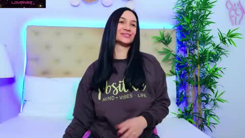 daliyaa_ online show from November 15, 11:29 am