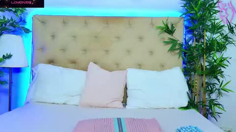 daliyaa_ online show from December 3, 12:58 pm