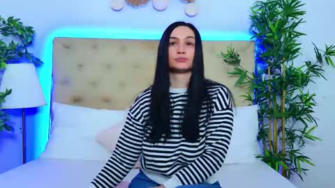 daliyaa_ online show from February 7, 10:30 am
