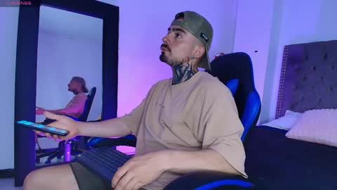 Dallas whitee online show from April 2, 6:05 pm