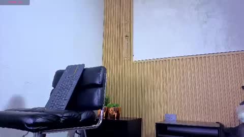 Snapshot of dalton_asher chatting on July 15, 6:51 am dalton_asher online show from July 15, 6:51 am