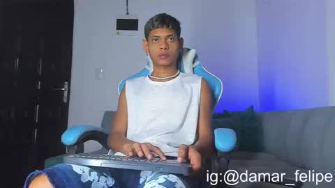 Snapshot of damar_felipe chatting on February 22, 4:29 am damar_felipe online show from February 22, 4:29 am