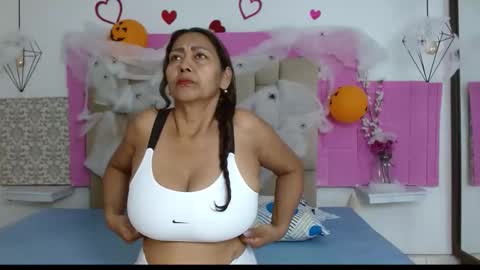 Snapshot of damaryleon chatting on October 20, 7:03 pm damaryleon online show from October 20, 7:03 pm