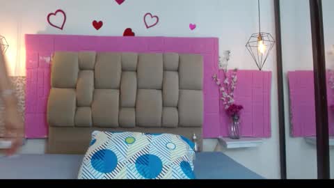 Snapshot of damaryleon chatting on January 12, 7:41 pm damaryleon online show from January 12, 7:41 pm