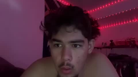 Snapshot of damiam_xj chatting on December 25, 3:28 pm damiam xj online show from December 25, 3:28 pm