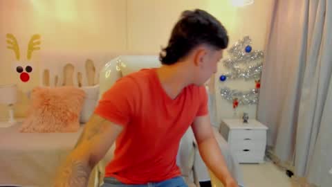 Snapshot of damian23_ chatting on December 27, 12:45 pm DAMIAN online show from December 27, 12:45 pm