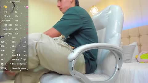 Snapshot of damian23_ chatting on January 16, 3:35 pm DAMIAN online show from January 16, 3:35 pm