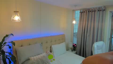 Snapshot of damian23_ chatting on January 17, 6:23 pm DAMIAN online show from January 17, 6:23 pm