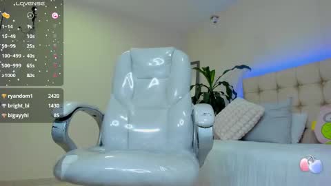 Snapshot of damian23_ chatting on January 21, 3:32 pm DAMIAN online show from January 21, 3:32 pm