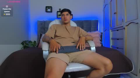 Snapshot of damian23_ chatting on February 11, 12:37 pm DAMIAN online show from February 11, 12:37 pm