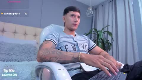 Snapshot of damian23_ chatting on September 20, 11:33 am DAMIAN online show from September 20, 11:33 am