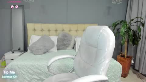 Snapshot of damian23_ chatting on September 24, 10:18 am DAMIAN online show from September 24, 10:18 am