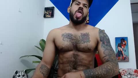 Snapshot of damian64436171 chatting on January 3, 3:33 pm damian64436171 online show from January 3, 3:33 pm