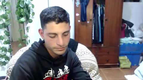 Snapshot of damian_29 chatting on January 11, 1:21 am Damian online show from January 11, 1:21 am