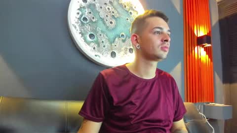 Damian Oliver online show from December 7, 2:53 am