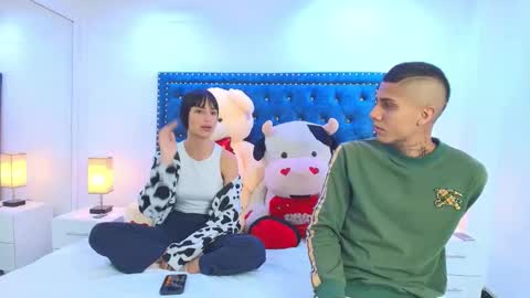 DAMIAN AND ROXANNE.  online show from September 20, 12:39 pm