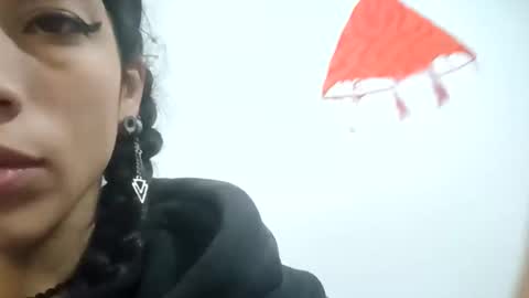 damian_and_tiana online show from April 5, 7:05 am