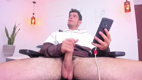 Snapshot of damian_bull chatting on October 20, 8:42 pm D A M I A N online show from October 20, 8:42 pm