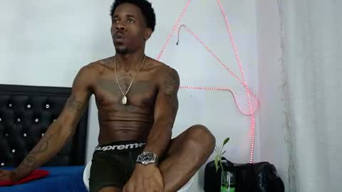 Snapshot of damian_hart_24cm chatting on July 2, 3:29 pm damian_hart_24cm online show from July 2, 3:29 pm