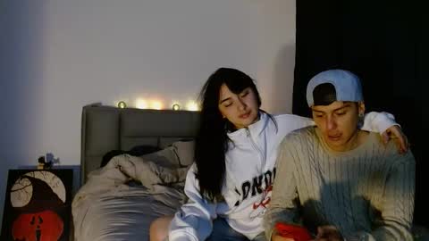 Snapshot of damian_n_maya chatting on October 21, 1:06 am Damian   Maya online show from October 21, 1:06 am
