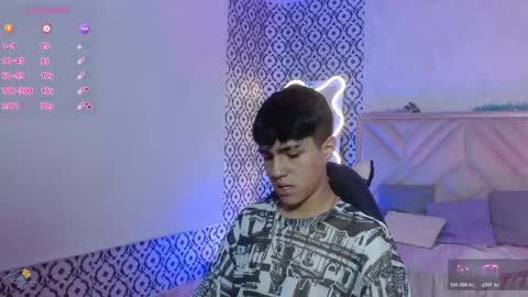 damian_tay online show from May 31, 11:39 am