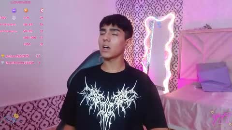 damian_tay online show from June 3, 2:33 pm