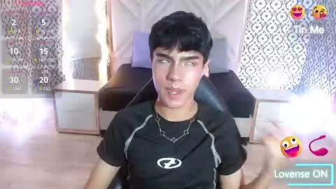 damian_tay1 online show from June 21, 11:46 am