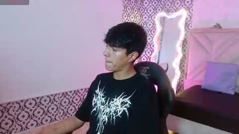 damian_tay1 online show from July 2, 11:38 am