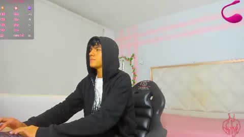 damian_tay1 online show from July 18, 11:47 am