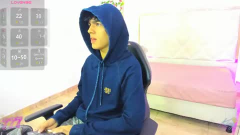 damian_tay1 online show from July 25, 11:30 am