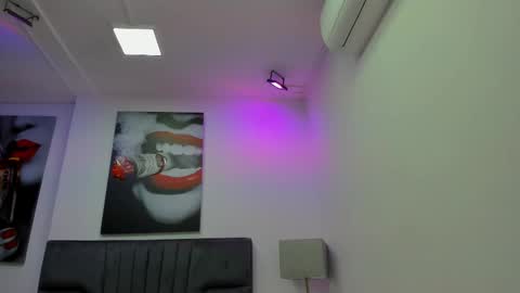 Snapshot of damian_vadim chatting on February 12, 11:16 am Damian Vadim online show from February 12, 11:16 am