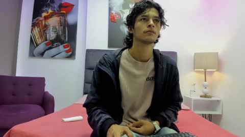 Snapshot of damian_vadim chatting on February 13, 11:06 am Damian Vadim online show from February 13, 11:06 am