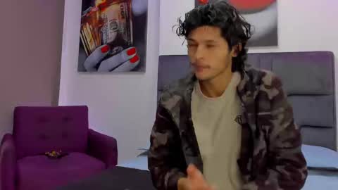 Snapshot of damian_vadim chatting on February 20, 11:43 am Damian Vadim online show from February 20, 11:43 am