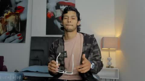 Snapshot of damian_vadim chatting on February 24, 11:19 am Damian Vadim online show from February 24, 11:19 am