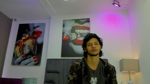 Snapshot of damian_vadim chatting on February 28, 11:22 am Damian Vadim online show from February 28, 11:22 am