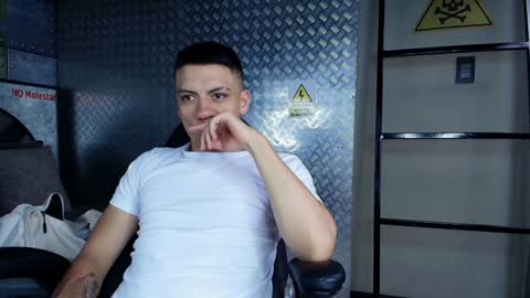 Damian Phill online show from January 3, 7:18 pm