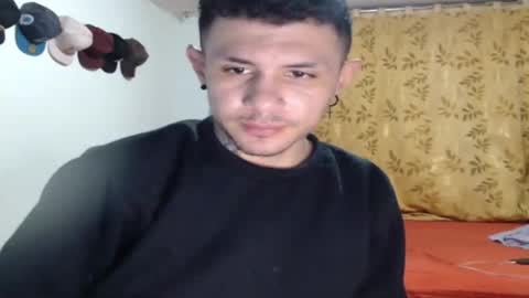 damiansexyboy69 online show from November 11, 1:05 am