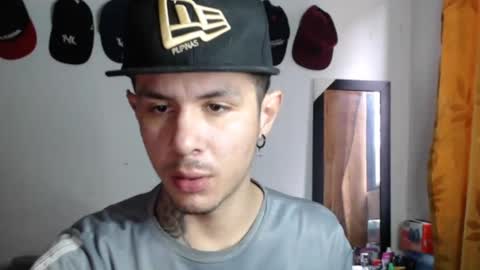 damiansexyboy69 online show from December 2, 9:32 pm