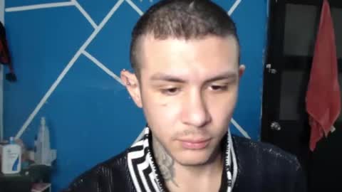 damiansexyboy69 online show from January 19, 2:26 am